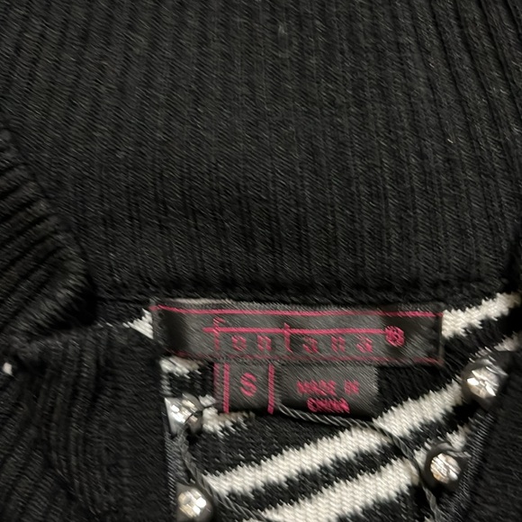 Women’s size small Fontana zip up sweater zebra print - Picture 3 of 8